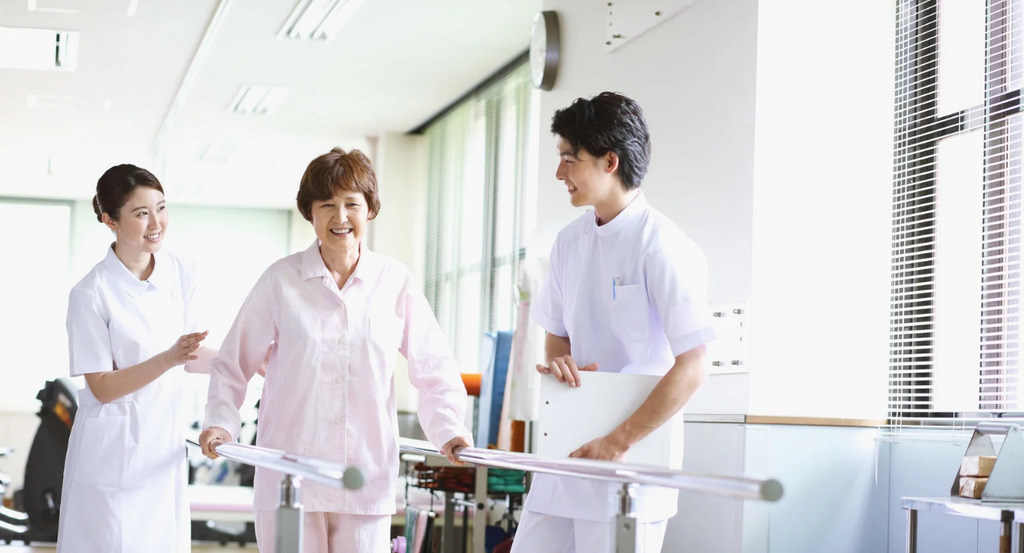 なぜ脳血管疾患のリハビリにおいて寝返りや起き上がりが重要視されるのか？